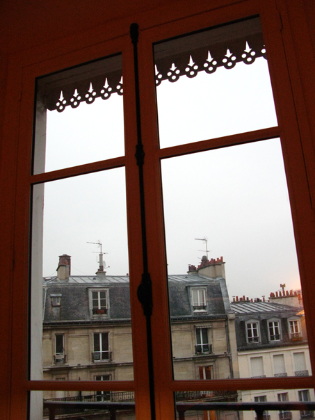 © Julie Chetaille | paris 2010 | Looking out the window (II)