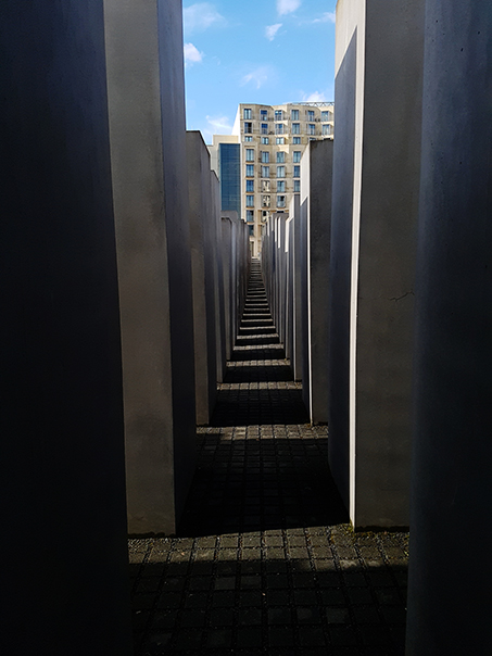 © Julie Chetaille | berlin été 2022 | Mémorial de l'Holocauste